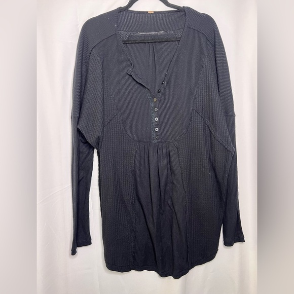 Free People Leo Henley Size Medium - Picture 1 of 6